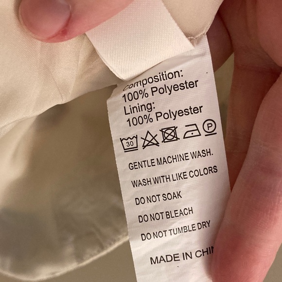 Floral Embroidered Vest - Picture 8 of 11